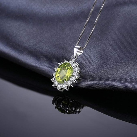 Jewelry - ❤️ 2.2ct Peridot Necklace - 925 Sterling Silver